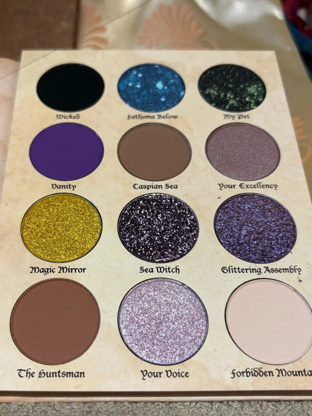 Bésame Cosmetics Disney Villains The Queen's Spell Book Eyeshadow Palette NIB